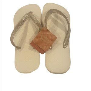 Havaianas light gold flip flops
